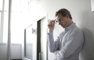 Le stress ou une trop grande surcharge mentale peuvent entraîner de l'hypertension artérielle